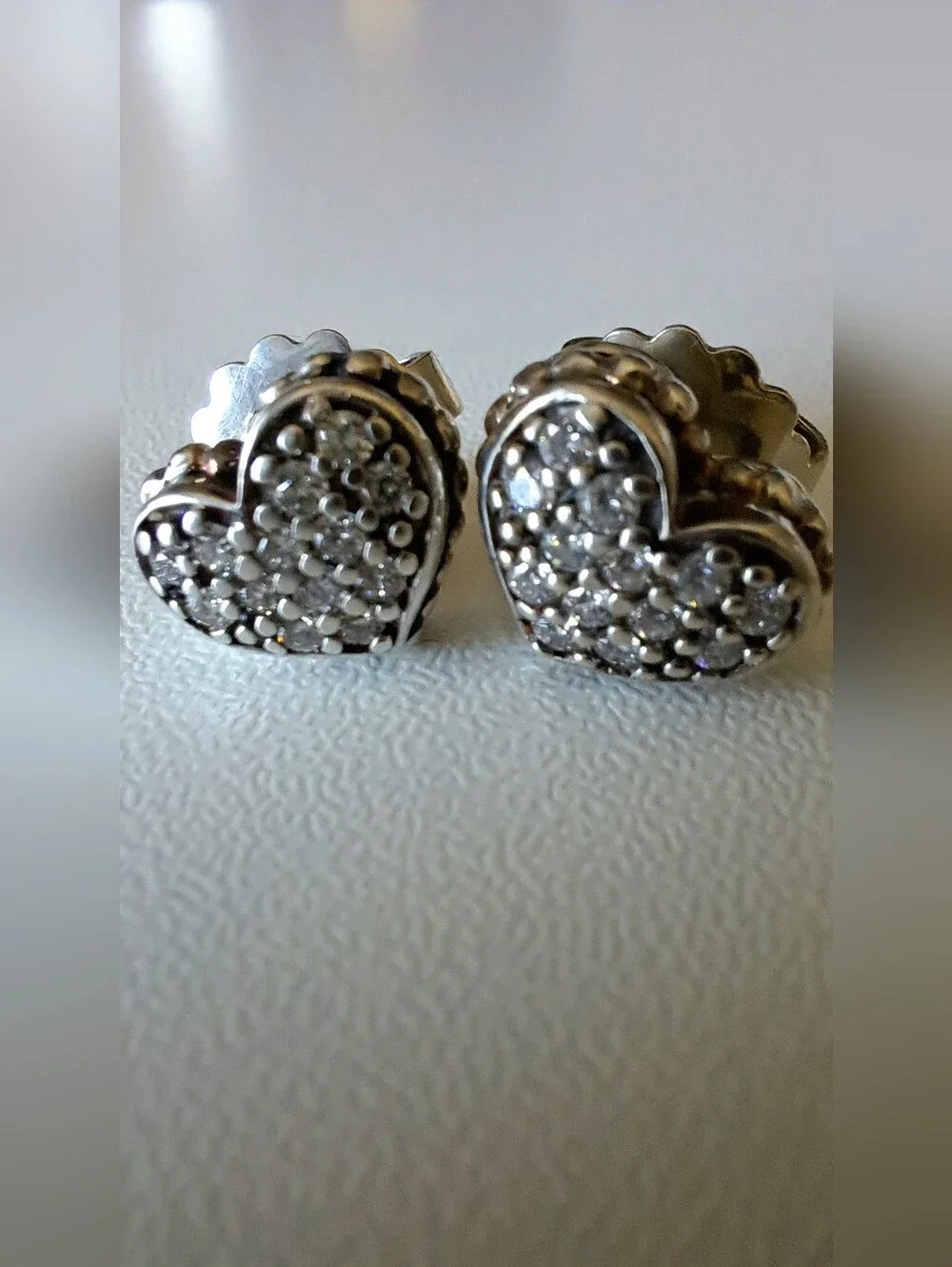 Vintage LAGOS Caviar Sterling Silver Diamond Heart Stud Earrings - Picture 5 of 13